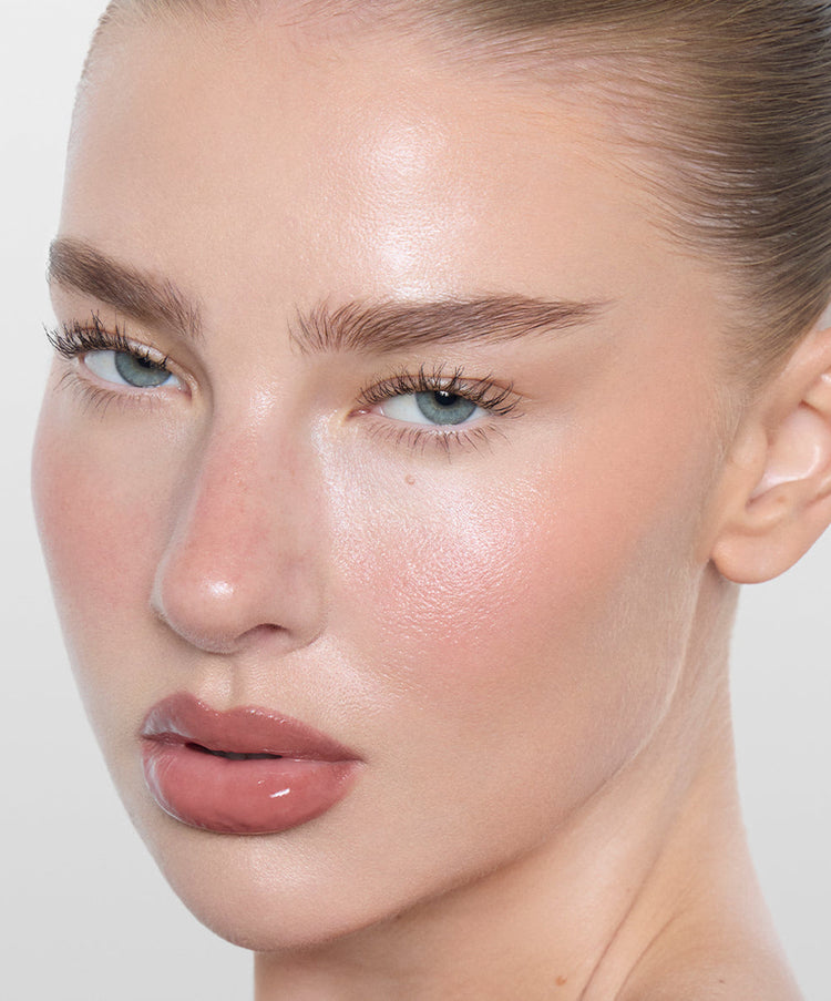 Jess wears Lip Sculpt & Lip Gloss in Taupe